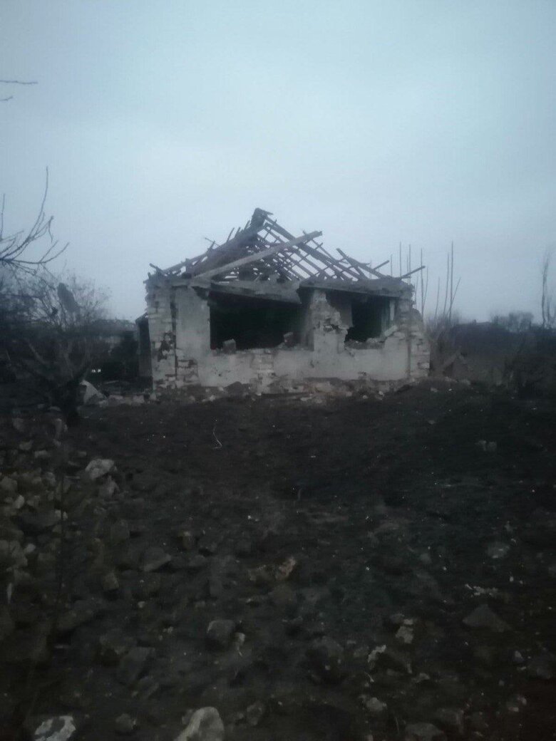 Рашисти скинули КАБ на Пункт незламності в Бериславському районі Херсонщини 01 dqxikeidqxidqrant