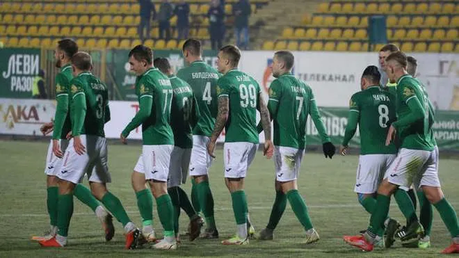 Всех футболистов известного украинского клуба не выпустили из Украины