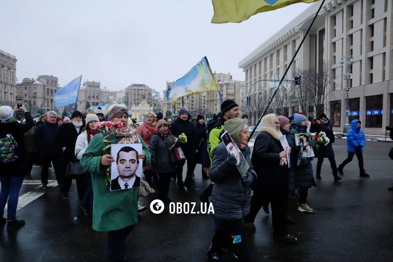 С портретами, цветами и лампадками: в Киеве почтили память первых погибших Героев Небесной сотни. Фото и видео