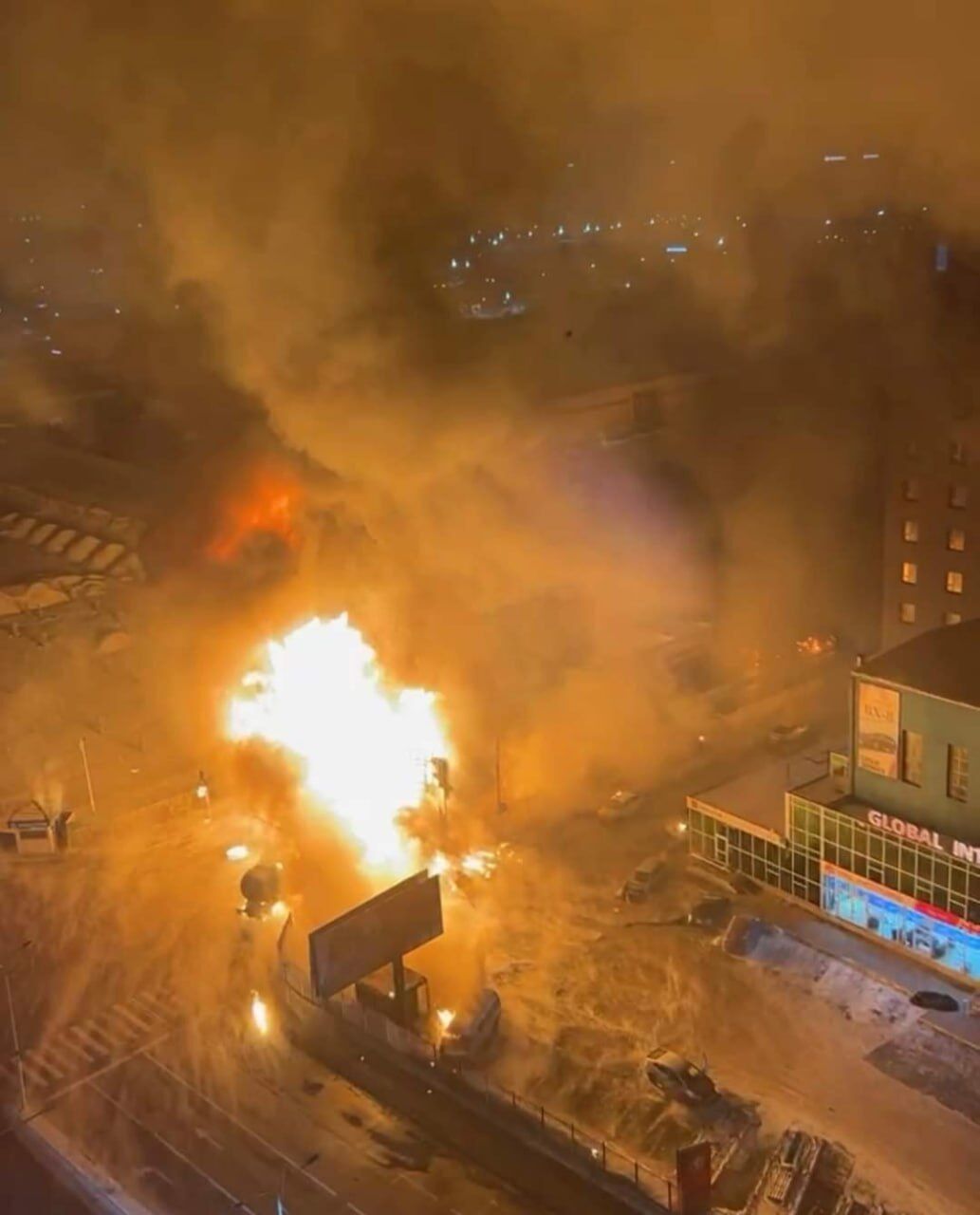 У столиці Монголії вибухнув 60-тонний газовоз: загинуло пʼятеро людей. Фото і відео dqxikeidqxidqrant