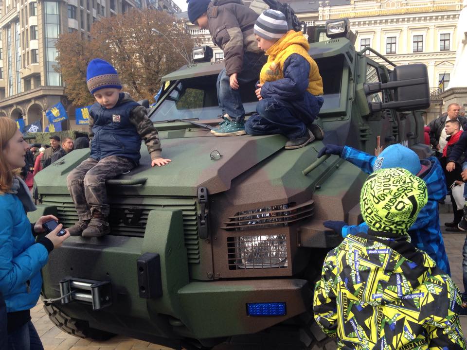 12167763_918922774850280_228522814_n