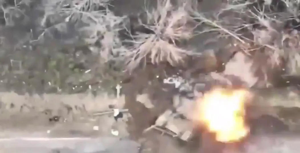 Превратили в металлолом: появились яркие кадры уничтожения расхваленного российского танка Т-90 на левобережье Херсонщины. Видео