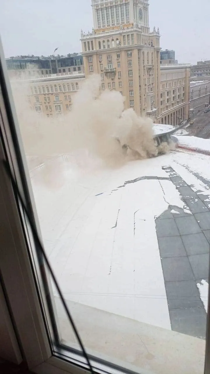 У центрі Москви загорівся Театр сатири: перші кадри dqxikeidqxidqrant