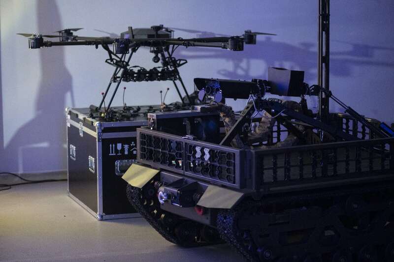 Під час першого Міноборони «Наступ машин»