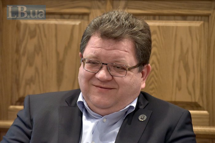 Богдан Львов во время интервью Lb.ua