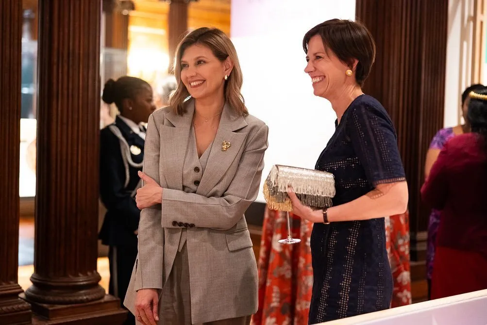 Елене Зеленской исполнилось 46. Самые эффектные образы первой леди, которые хочется рассматривать еще и еще dqxikeidqxidqeant