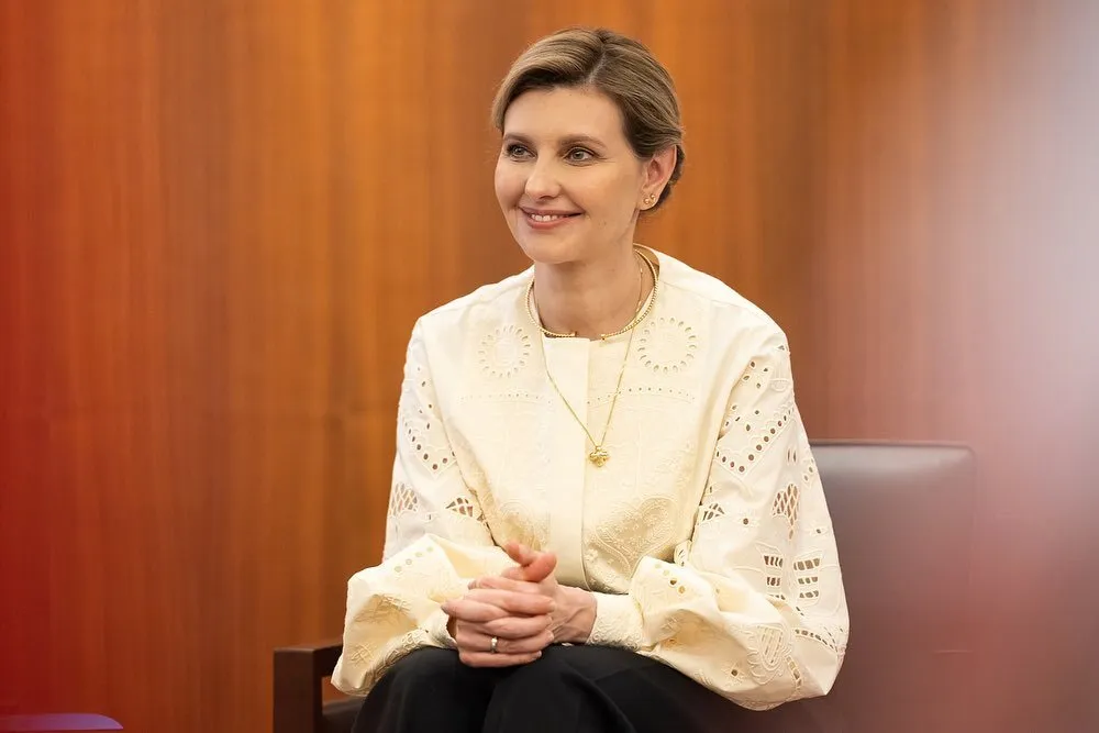 Елене Зеленской исполнилось 46. Самые эффектные образы первой леди, которые хочется рассматривать еще и еще