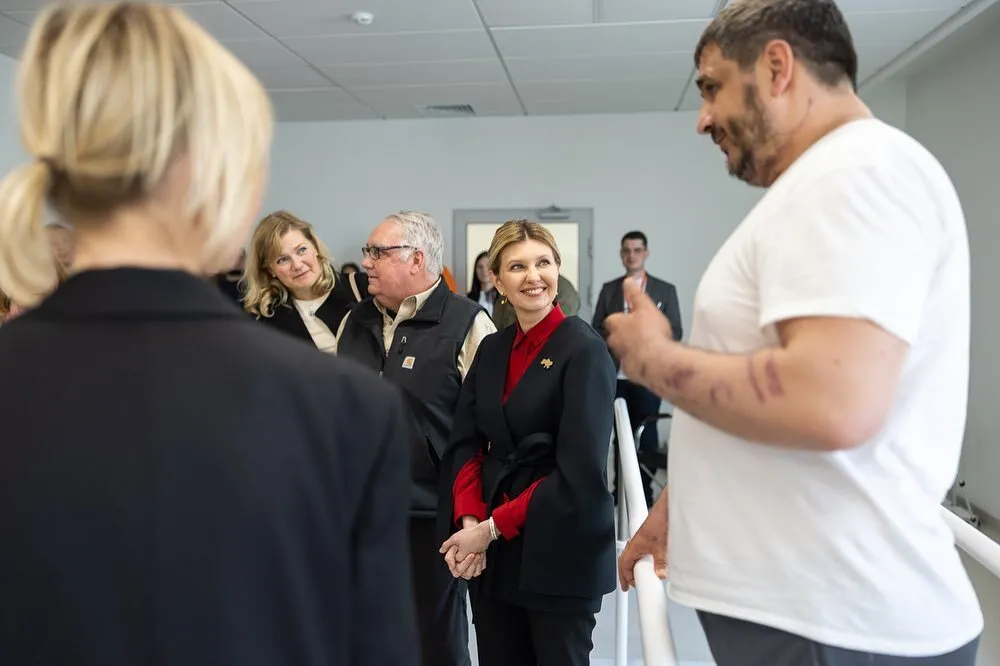 Елене Зеленской исполнилось 46. Самые эффектные образы первой леди, которые хочется рассматривать еще и еще