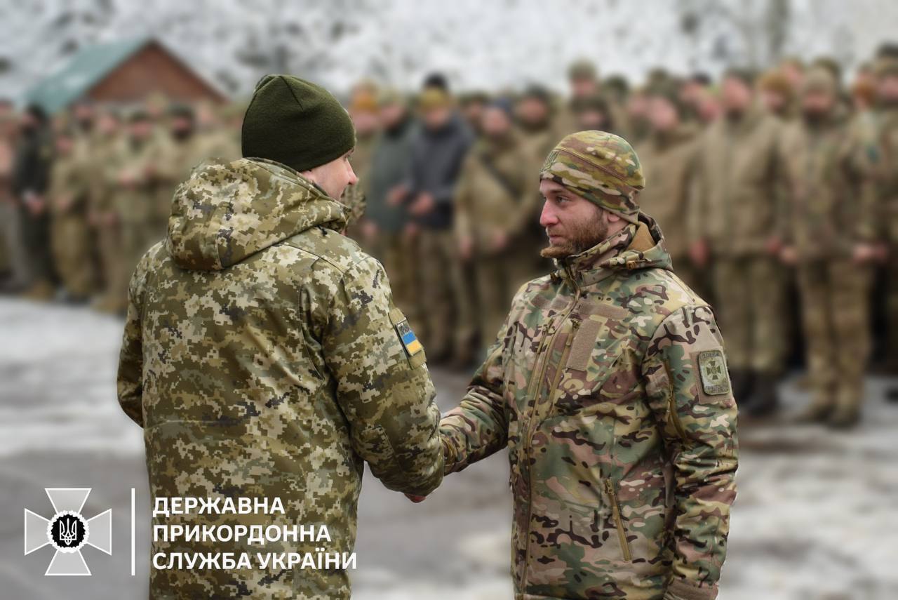 Прикордонники Житомирського загону отримали державні нагороди. Фото dqxikeidqxidqrant