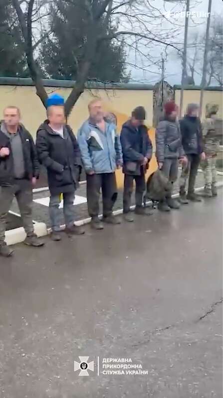 Лише кілометр не дійшли: на кордоні з Молдовою зупинили групу з восьми ухилянтів. Відео
dqxikeidqxidqrant