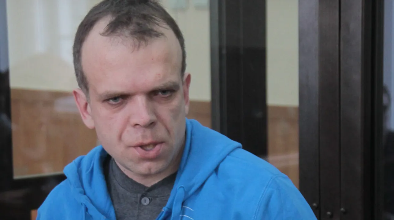 ЗМІ показали будинок, в якому живуть батьки і брат Сирського в Росії: сусіди розповіли про них. Відео