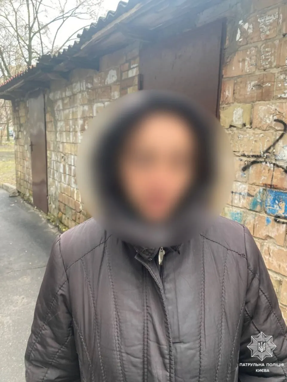 В Киеве оперативно задержали троих женщин, ограбивших девушку на Оболони. Фото и подробности dqxikeidqxiuuant