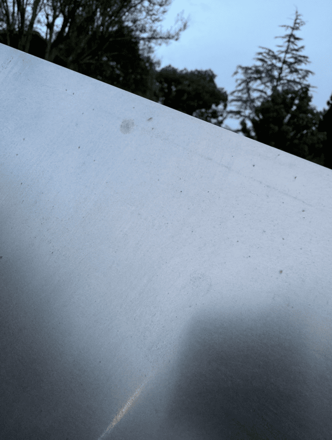 Власники Tesla Cybertruck скаржаться на те, що авто іржавіє під дощем