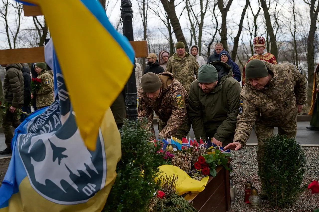 Военное руководство почтило память погибших