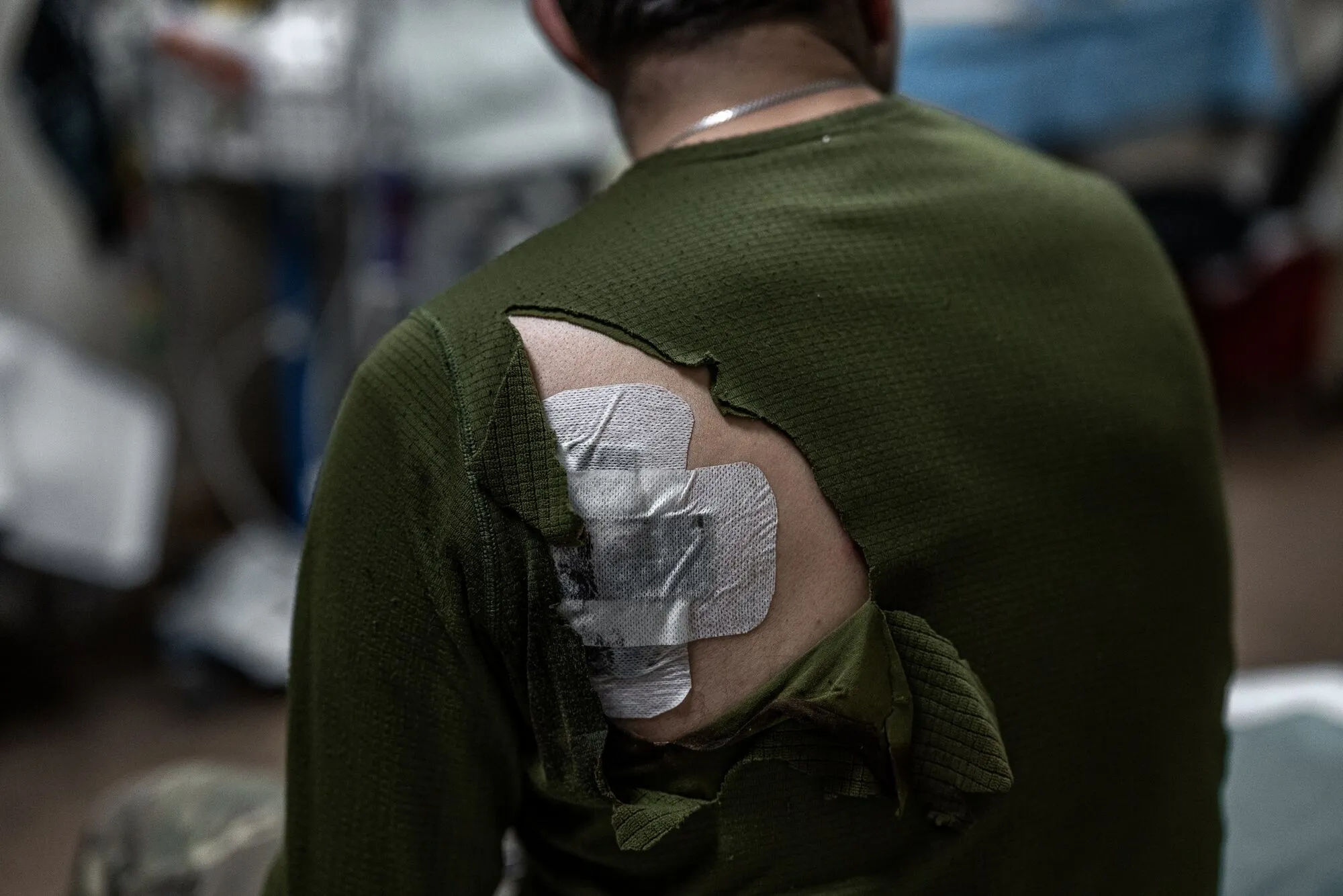 Військовослужбовець із пораненням dqxikeidqxidqrant