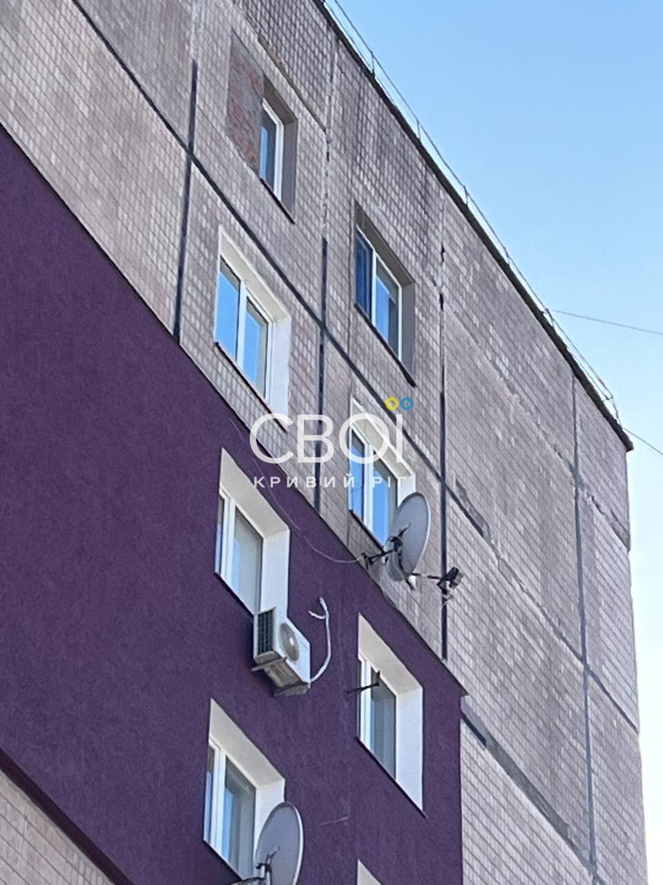 Медики до останнього намагалися реанімувати: у Кривому Розі 12-річна дівчинка випала з вікна багатоповерхівки і загинула