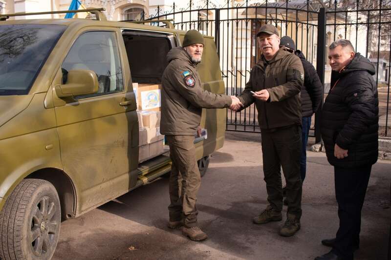 Авто для ЗСУ, подароване українцями з Норвегії dqxikeidqxidqrant