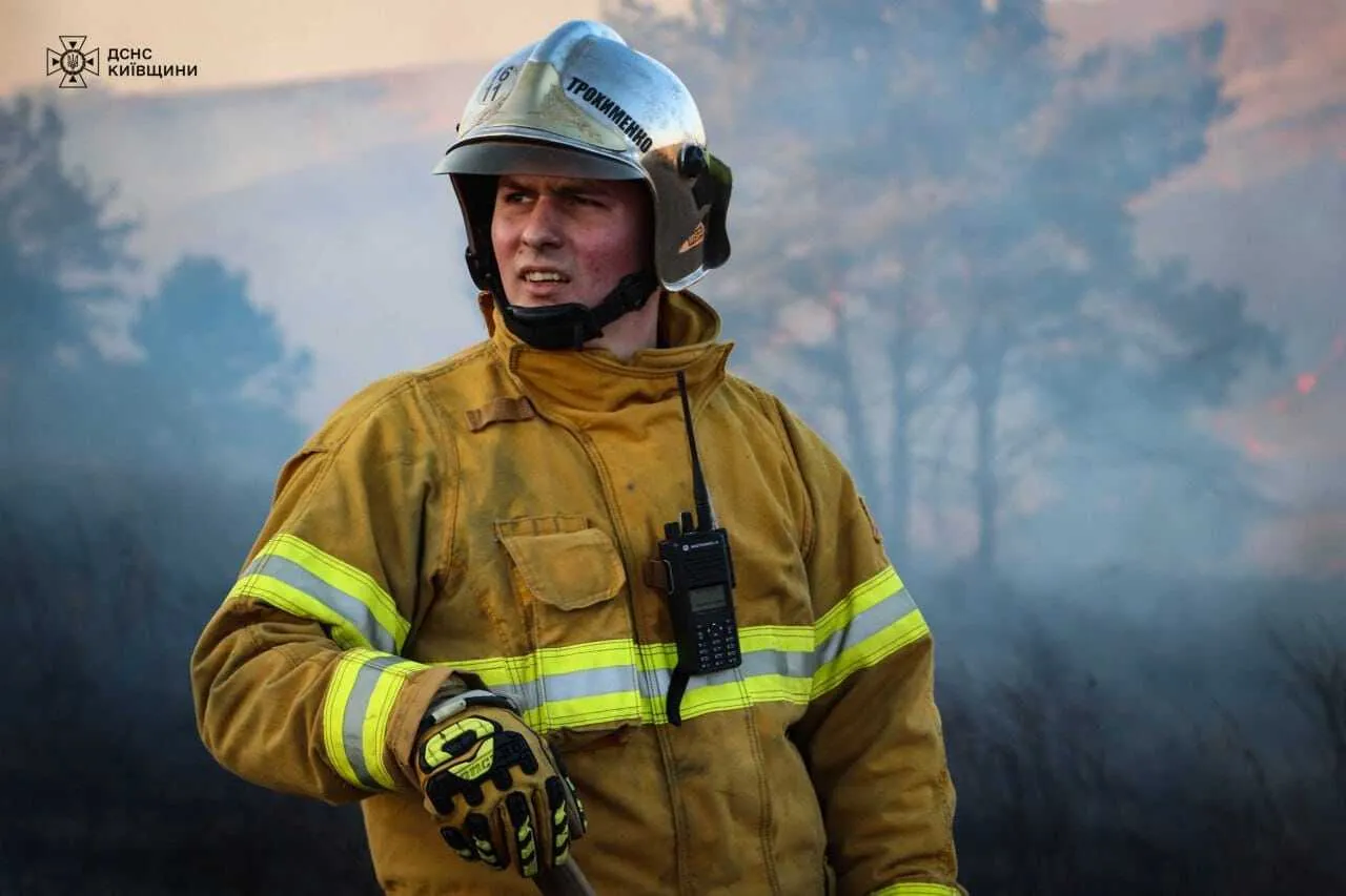 На Київщині сталась масштабна пожежа: відомо подробиці. Фото і відео