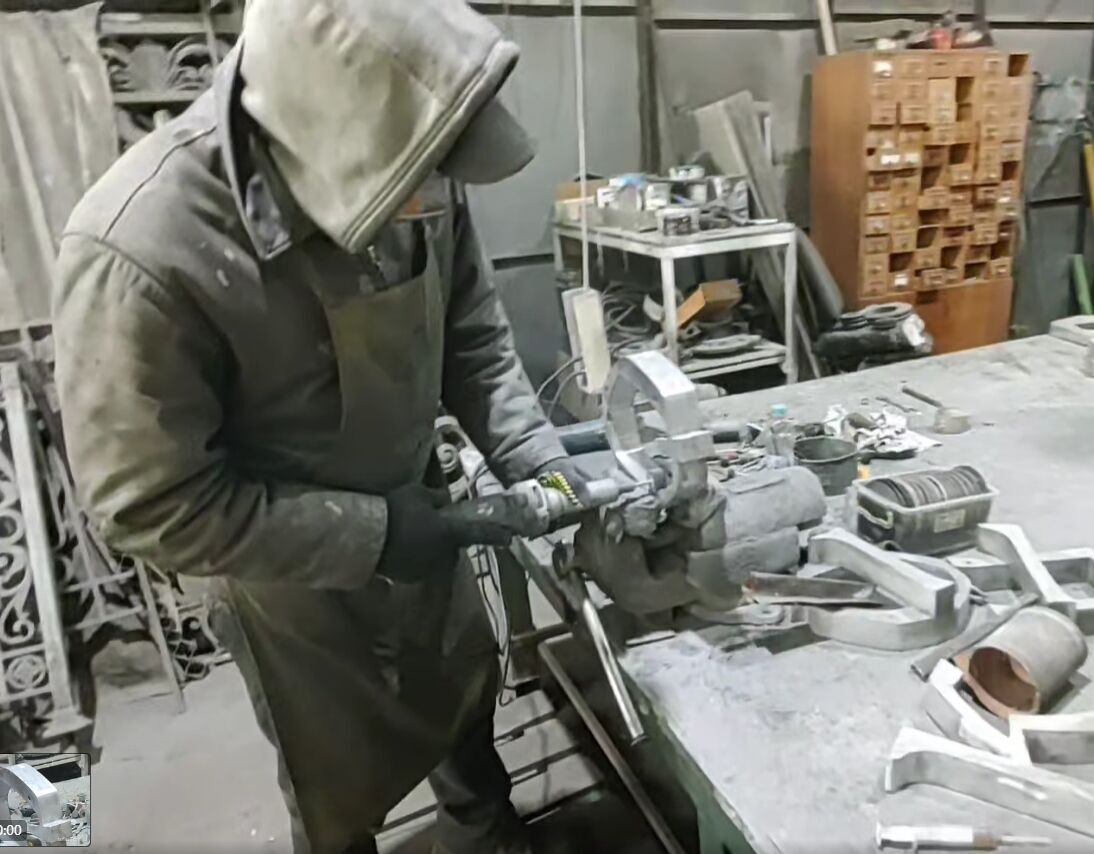 Дизайнер показав, як виглядатимуть літери для нових назв двох станцій київського метро. Фото і відео dqxikeidqxidqrant