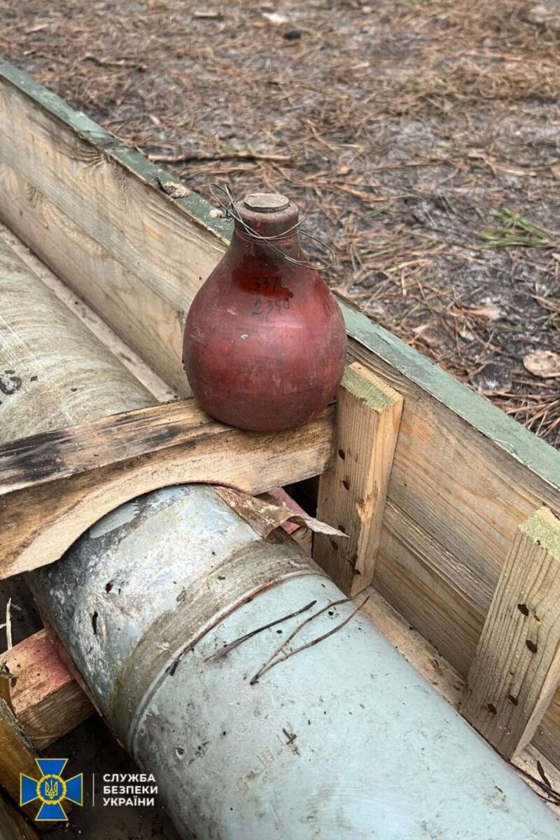 BRDM and shots from grenade launchers: near Kiev, the SBU discovered several Russian caches of weapons. Photo