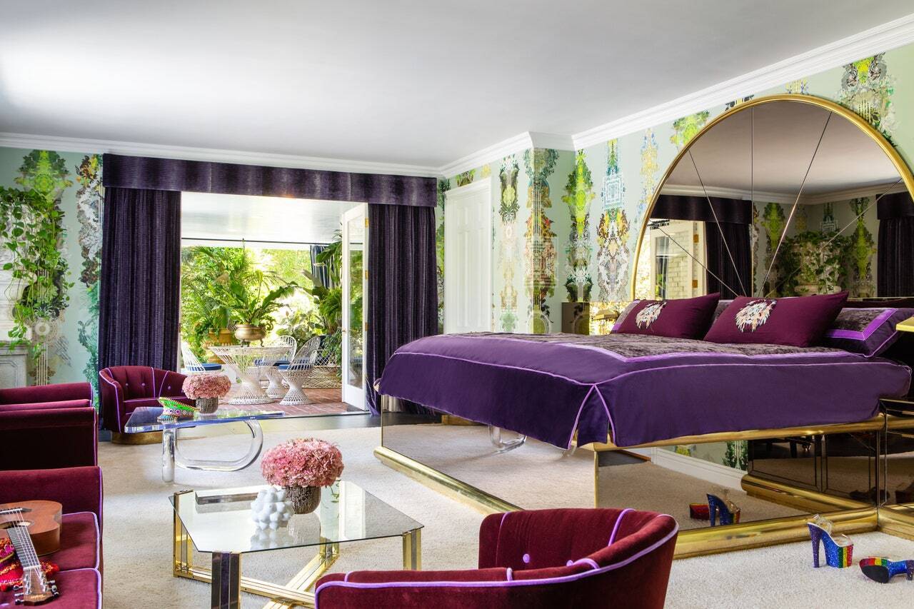 Казковий маєток відомої моделі й акторки Кари Делевінь за $7 млн згорів ущент: який вигляд мав будинок до та після пожежі