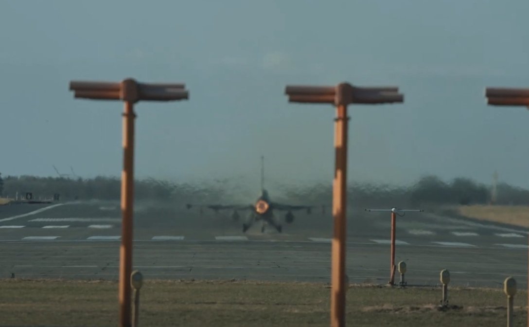 F-16 