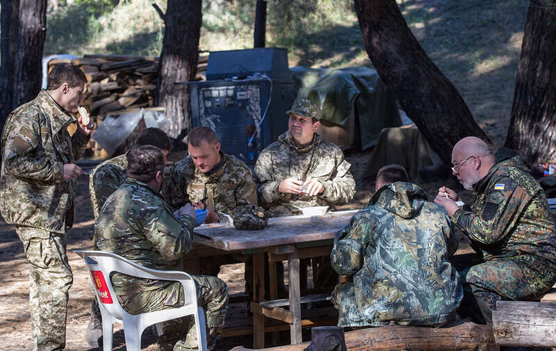    ,   Depositphotos [  , ] Lunch in the field, illustrative image Depositphotos eiqrriekiehant