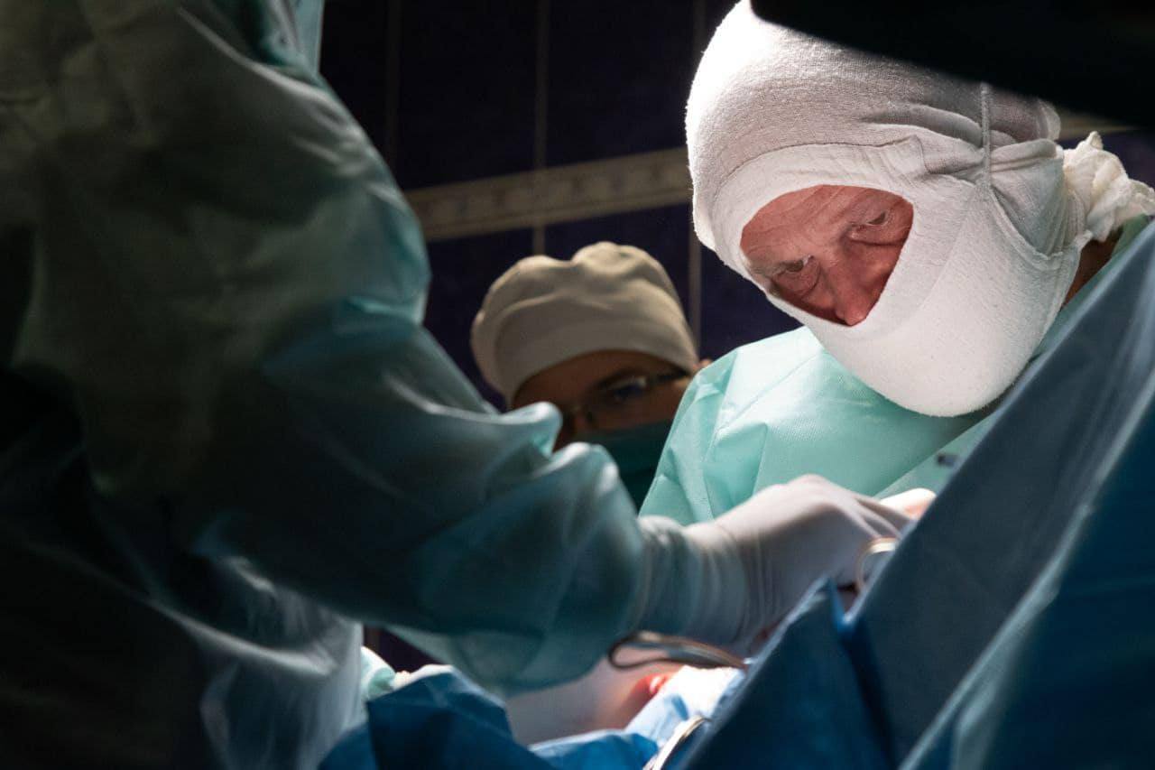 Зеленський показав важкі будні бойових медиків, які рятують життя українських воїнів на передовій