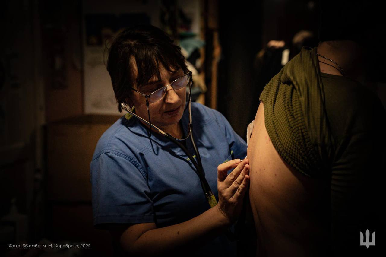 Zelensky showed the difficult everyday life of combat medics saving the lives of Ukrainian soldiers on the front line