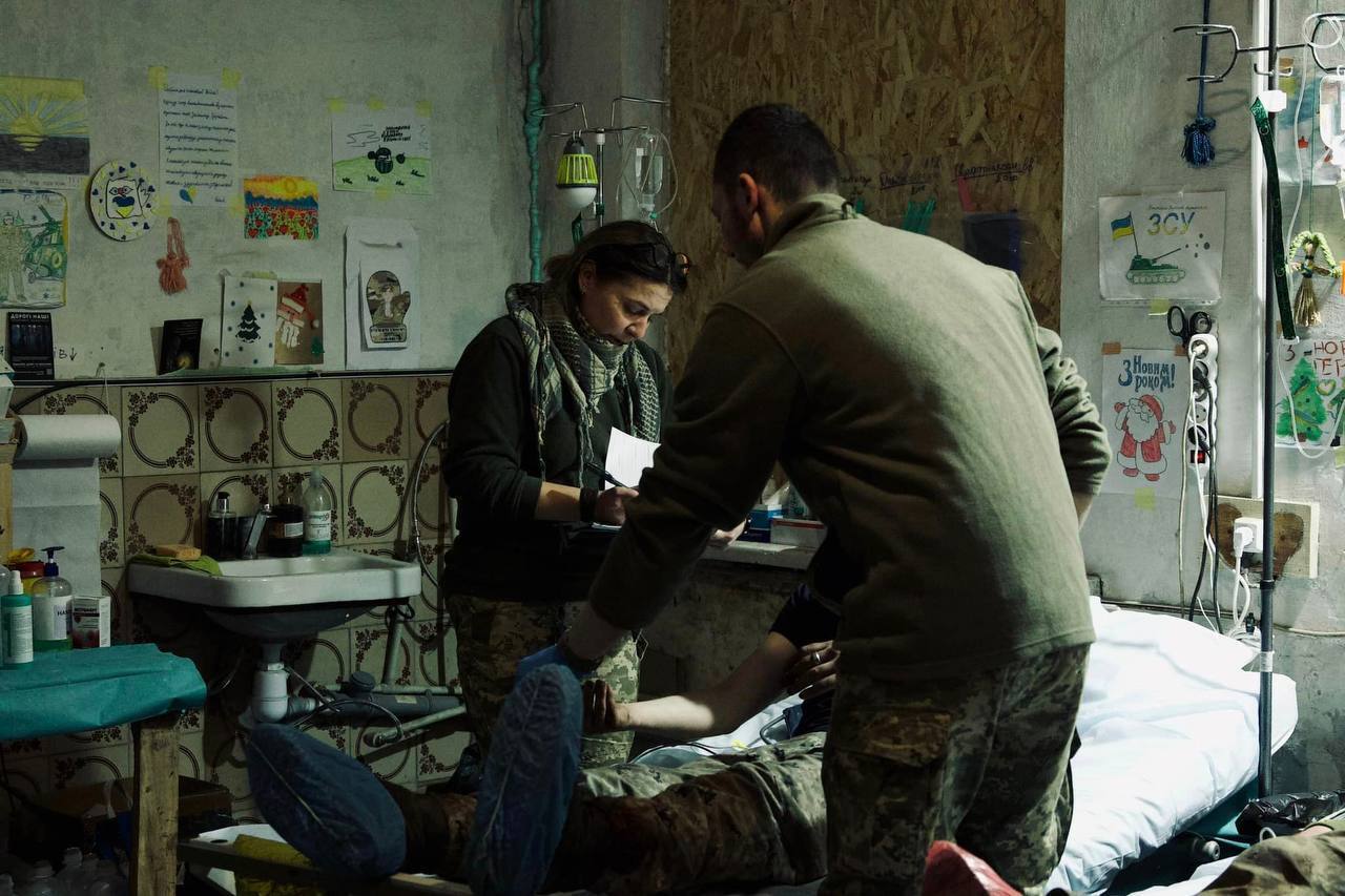 Zelensky showed the difficult everyday life of combat medics saving the lives of Ukrainian soldiers on the front line