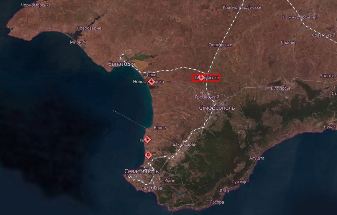 In occupied Crimea, they announced arrivals at an oil depot: a fire broke out. Photo