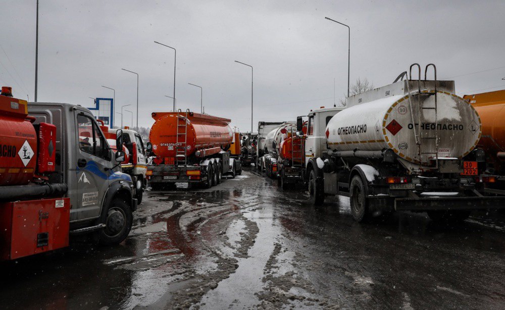 Автоцистерни поблизу Володарської ЛПДС , Московська обл. dqxikeidqxiqqdant