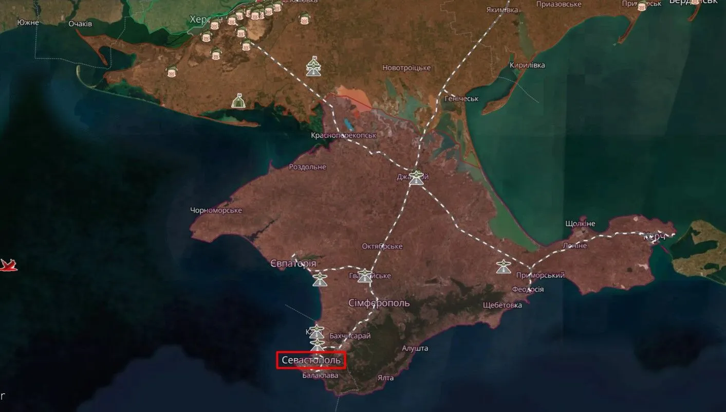 Над Севастополем оккупанты могли сбить свой самолет: в сети появились видео