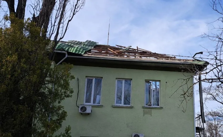 The Russians shelled the Nikopol region: there is destruction of the housing sector. Photo