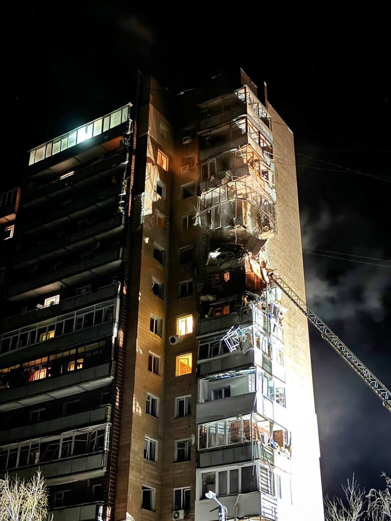 In Kharkov, 4 are currently known to have died and 12 were injured as a result of a night drone attack.