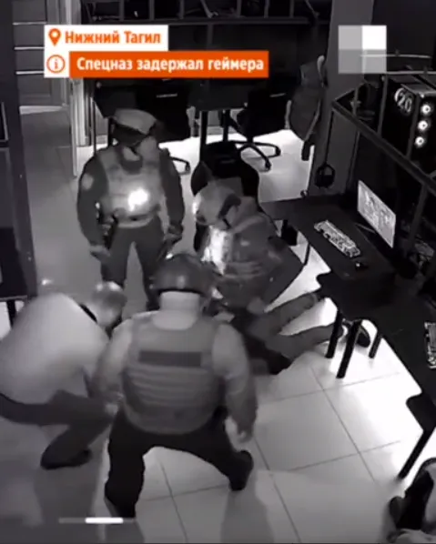     ,   Counter Strike  . 