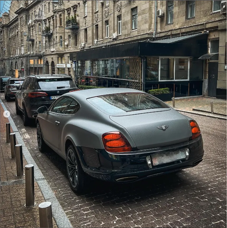 У Києві помітили рідкісний Bentley Continental: їх всього 1800 у світі. Подробиці і фото dqxikeidqxirzant