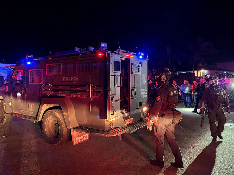 Полицейский труд на сцене following stabbing на Christ Good Shepherd Church in suburb Wakeley в Сиднее