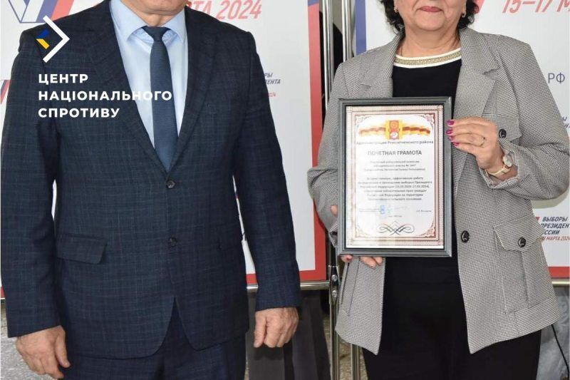 Росіяни роздали грамоти колаборантам dqxikeidqxidqrant