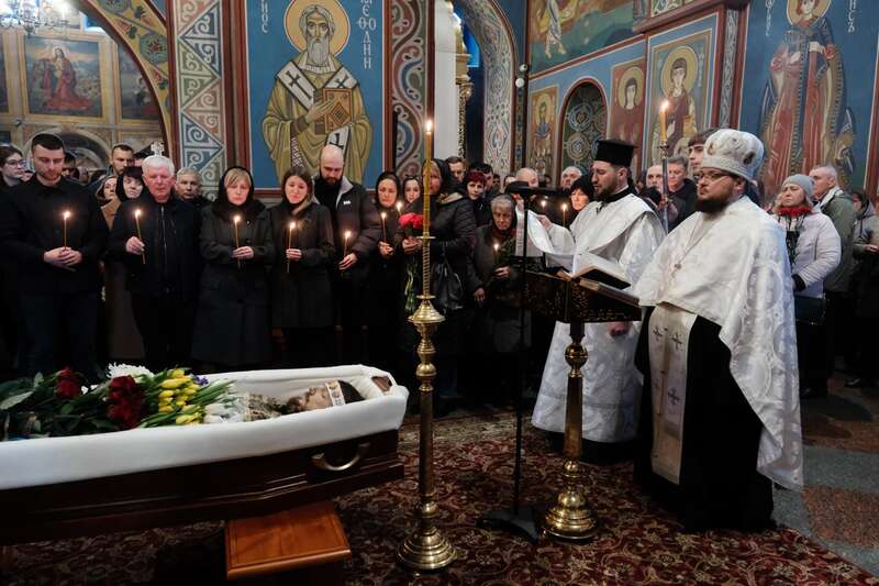 У Києві попрощались із військовим і волонтером Павлом Петриченком (фото)