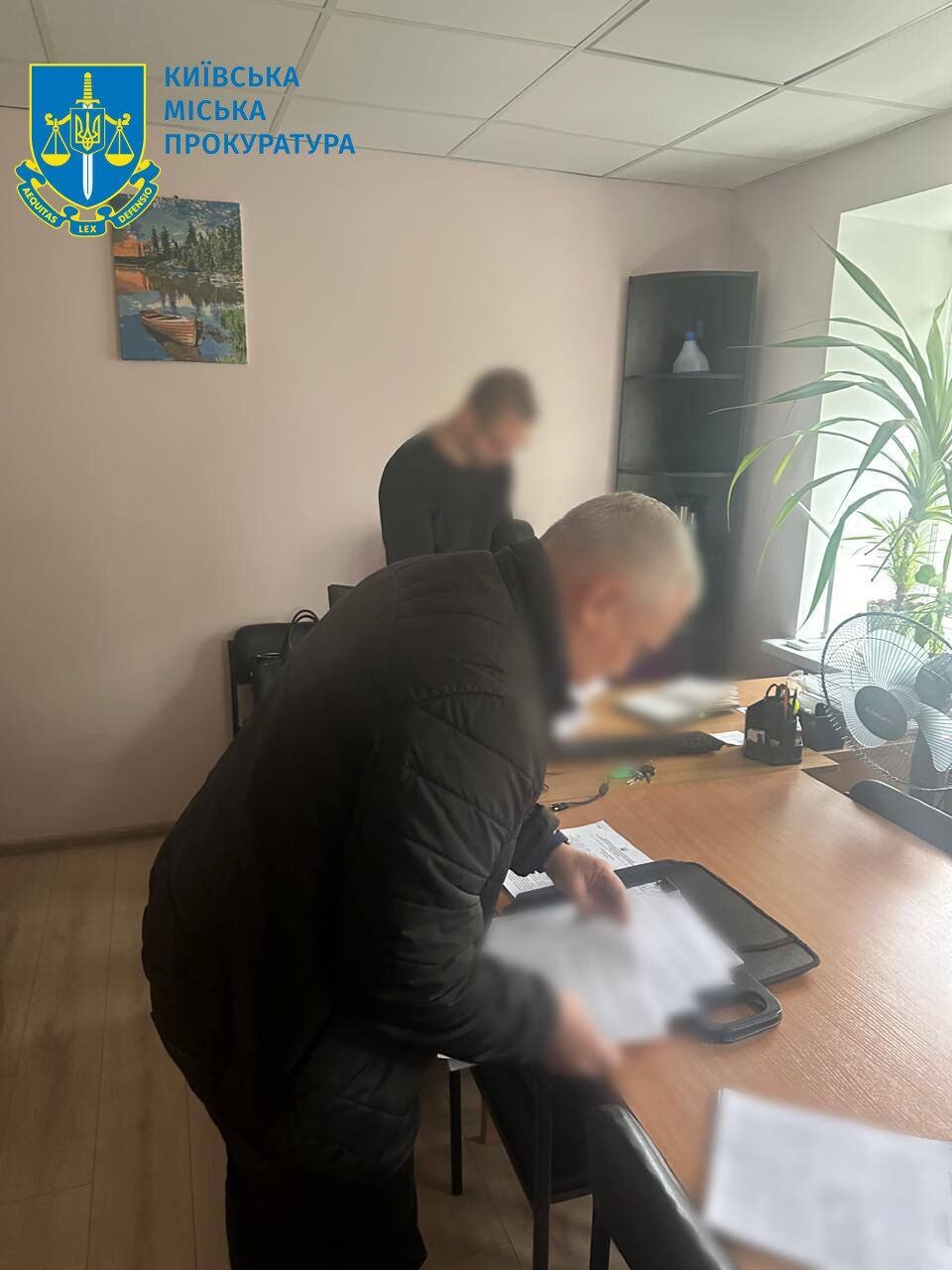 У Києві посадовець виписував собі премії, які призначались підлеглим. Подробиці справи