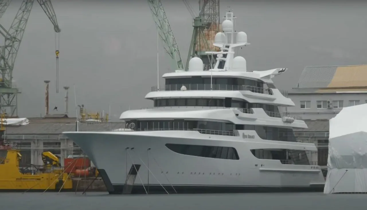 Яхта Медведчука dqxikeidqxidqeant