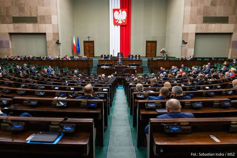 Радослав Сикорский за трибуной. 25 апреля 2024 года