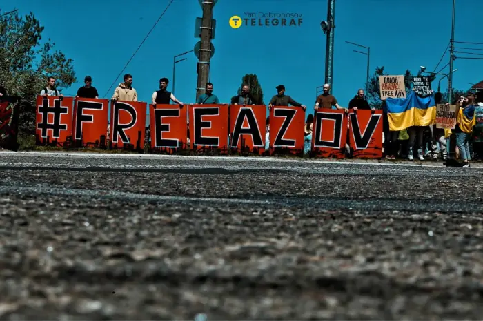 Акция в поддержку военнопленных и гражданских заложников dqxikeidqxiuuant