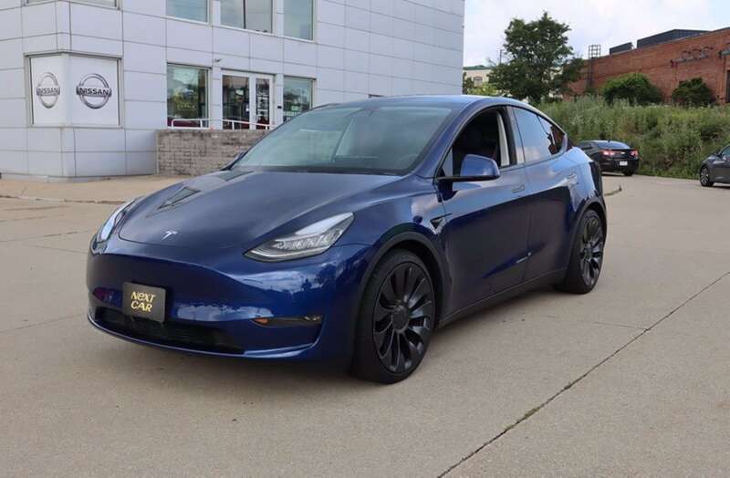 Tesla Model Y 2022  ,        