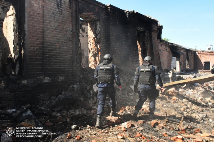 consequences of the shelling of Kharkov on May 5, photo by the State Emergency Service dqxikeidqxidqeant