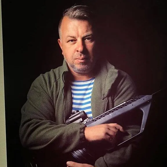 До останнього намагався врятувати поранених: на фронті загинув волонтер і доброволець Едуард Хатмуллін. Фото dqxikeidqxidqrant