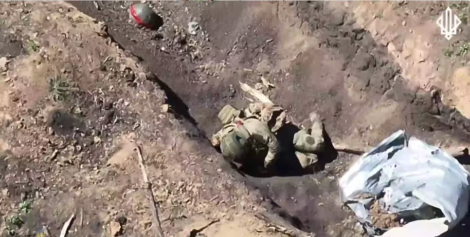 Everything around is littered with the bodies of the occupiers: the defenders of Ukraine showed what Robotino looks like. Video