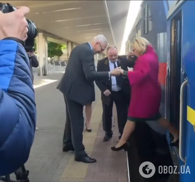 Svenja Schulze jumped to get off the train dqxikeidqxidqeant