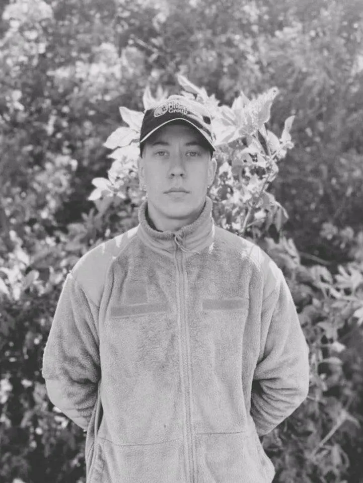 Йому назавжди буде 19: у Луцьку попрощалися із захисником, який загинув у боях на Харківщині. Фото